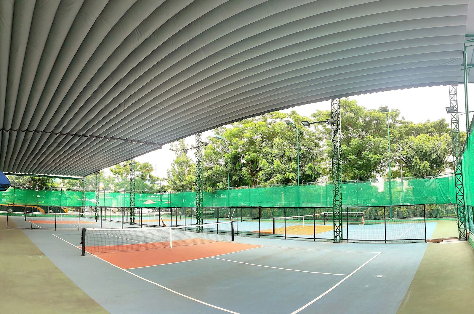 Không gian xanh mát tại sân pickleball Celadon Sports Club